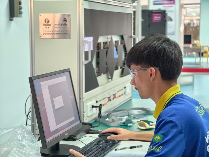 微信图片_20251206145930_443_1194.jpg